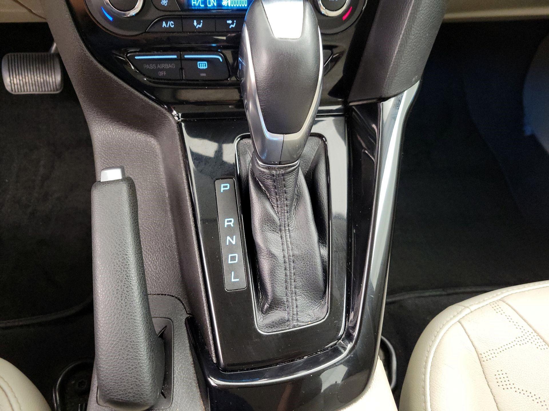 Thumbnail: 2014 Ford Focus - 17