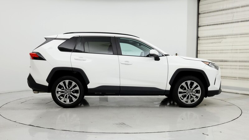 2020 Toyota RAV4 XLE Premium 7