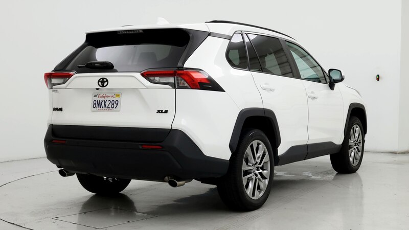 2020 Toyota RAV4 XLE Premium 8