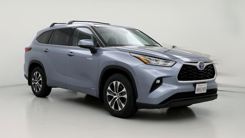 2020 Toyota Highlander XLE Hero Image