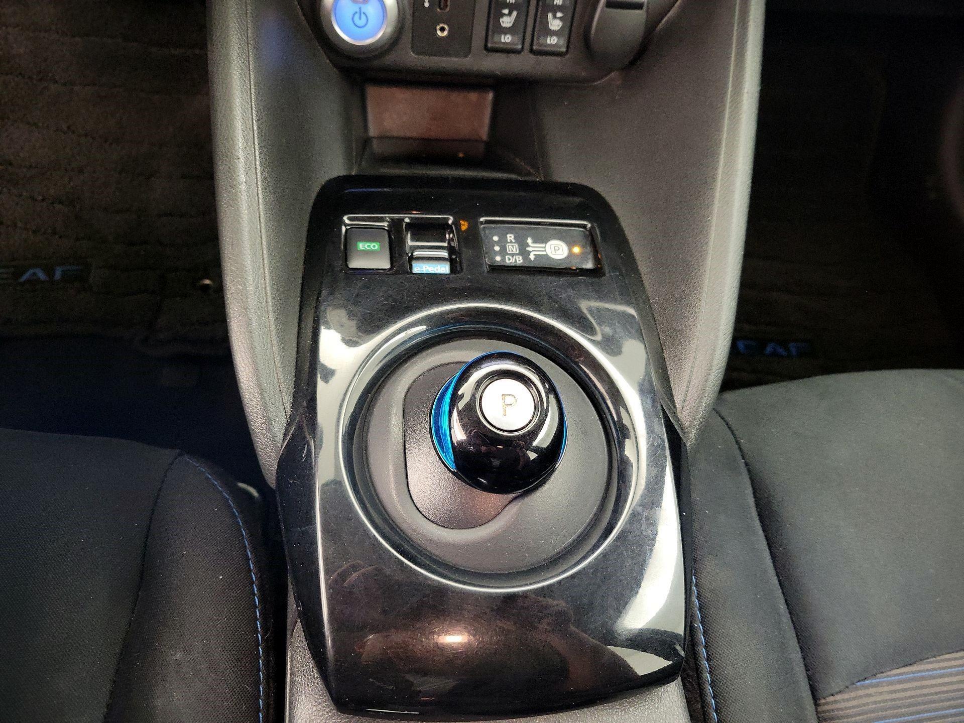 Thumbnail: 2019 Nissan Leaf - 16