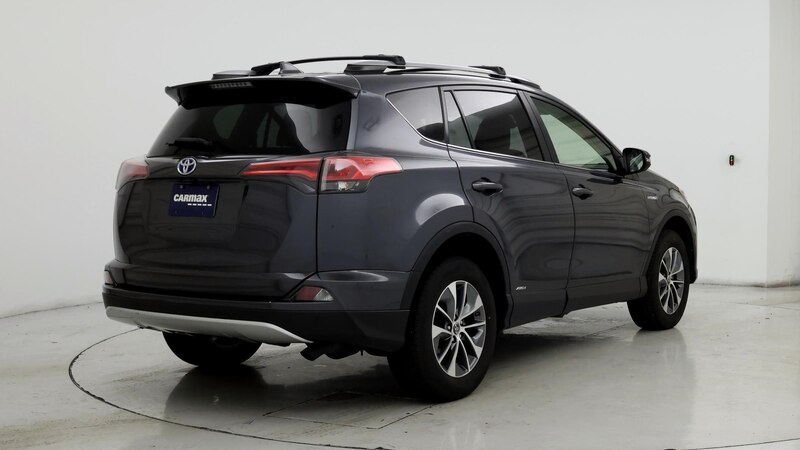 2018 Toyota RAV4 XLE 8