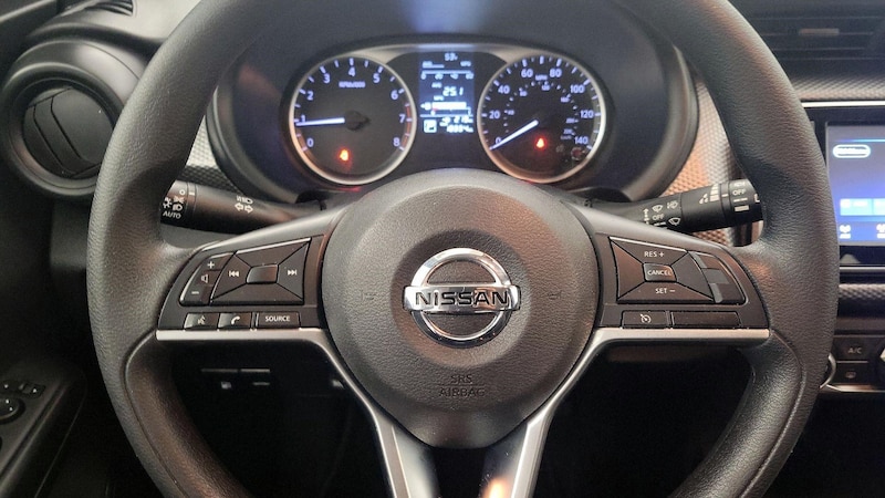 2020 Nissan Kicks S 10