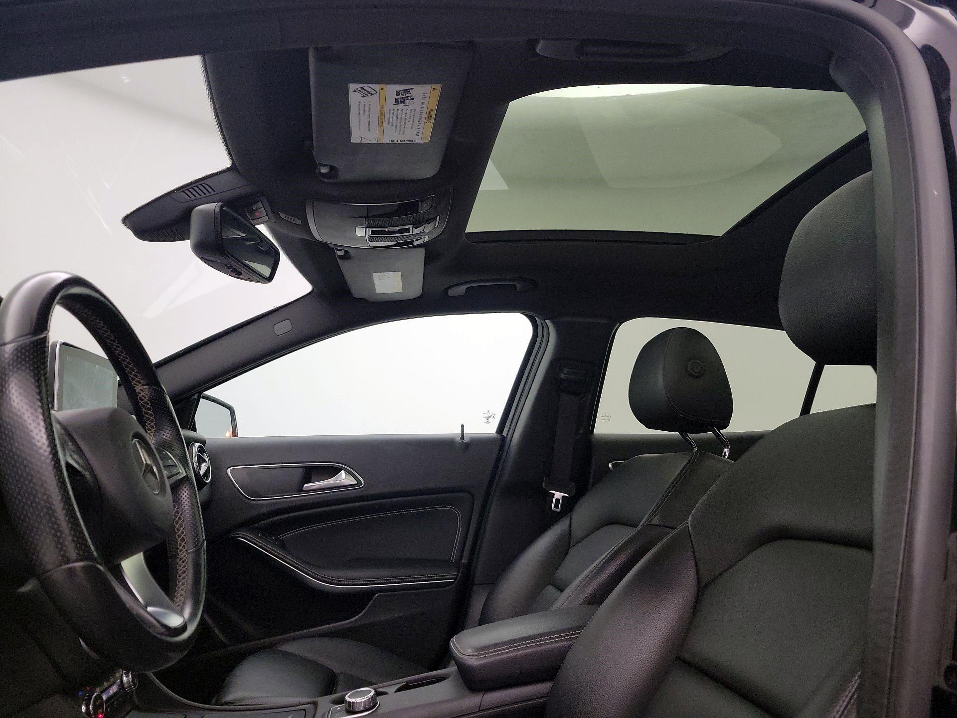 Thumbnail: 2016 Mercedes-Benz GLA - 20
