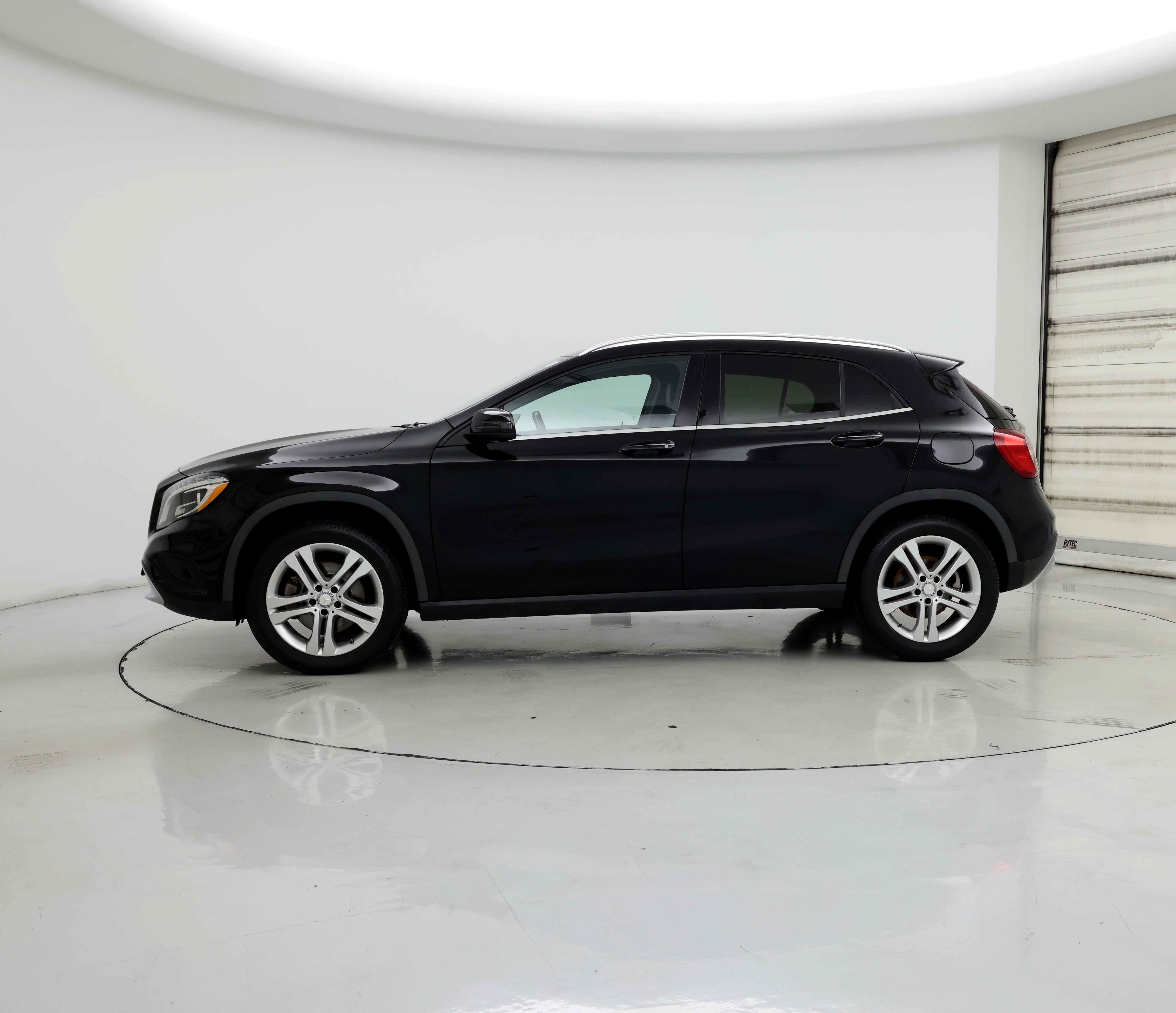 Thumbnail: 2016 Mercedes-Benz GLA - 3