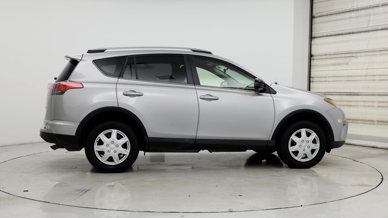 2018 Toyota RAV4 LE 7