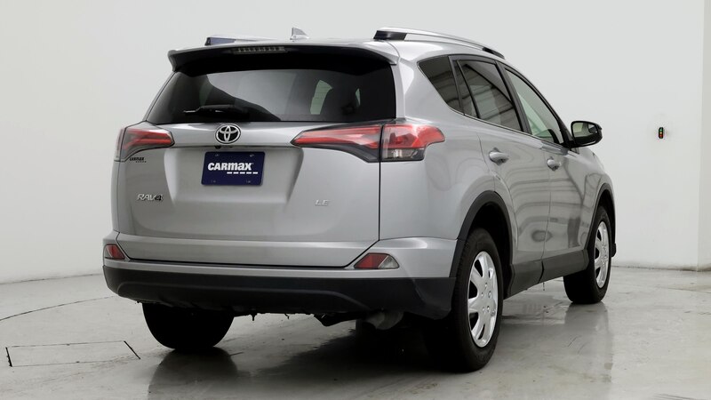 2018 Toyota RAV4 LE 8