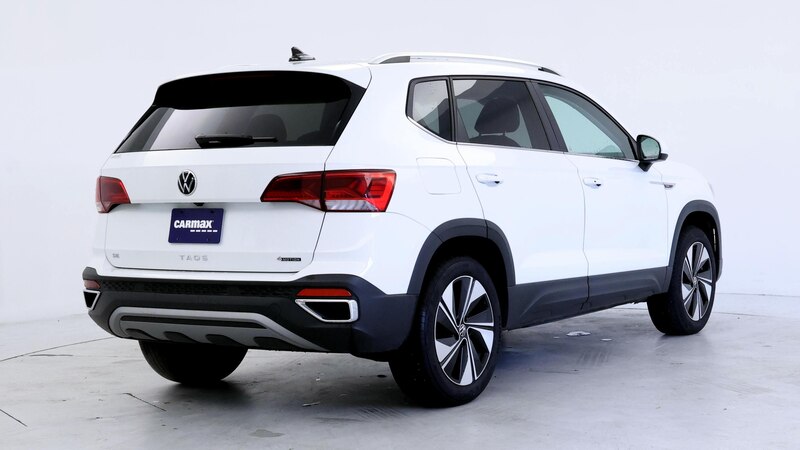 2024 Volkswagen Taos SE 8