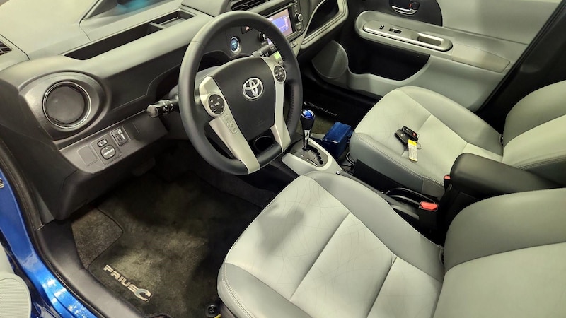 2013 Toyota Prius c Four 11