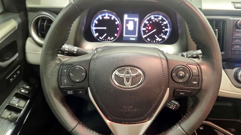 2017 Toyota RAV4 Limited 10