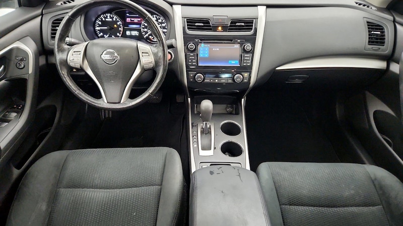 2015 Nissan Altima SV 9