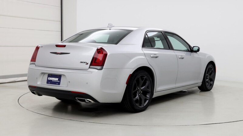 2023 Chrysler 300 S 8