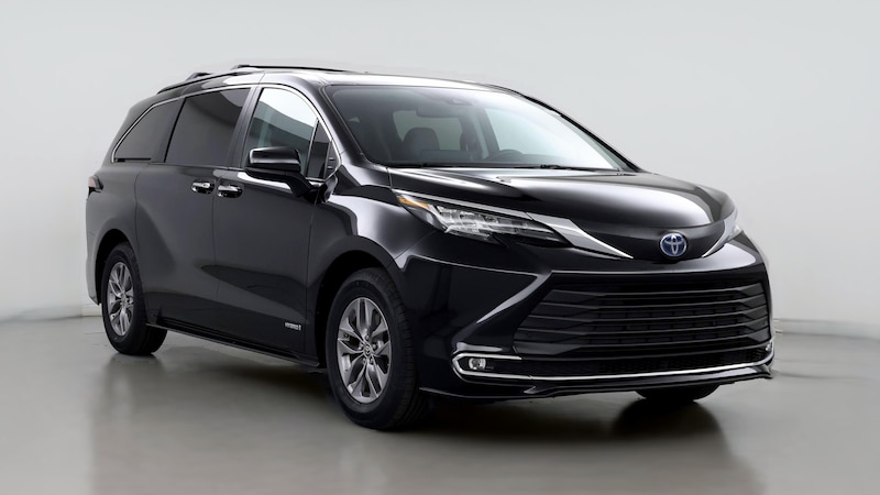 2021 Toyota Sienna XLE Hero Image