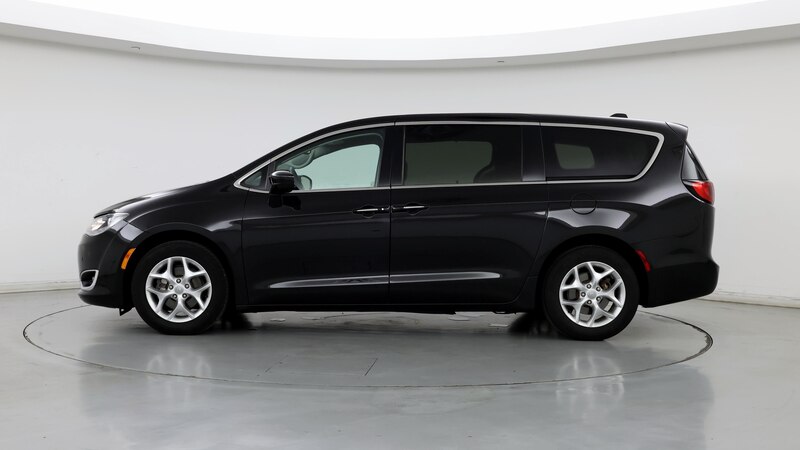 2020 Chrysler Pacifica Touring 3