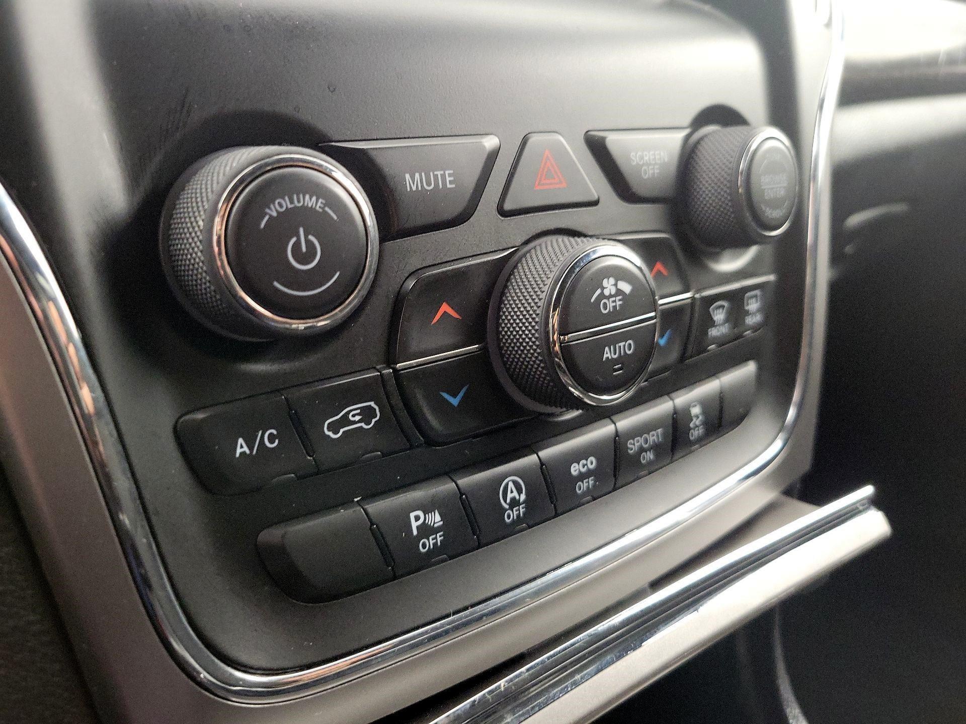 Thumbnail: 2018 Jeep Grand Cherokee - 16