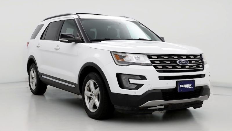 2017 Ford Explorer XLT Hero Image