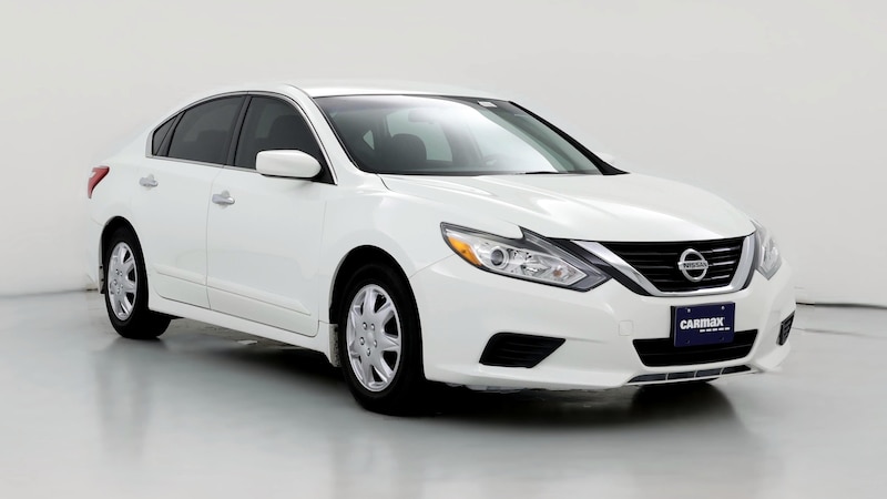 2017 Nissan Altima S Hero Image