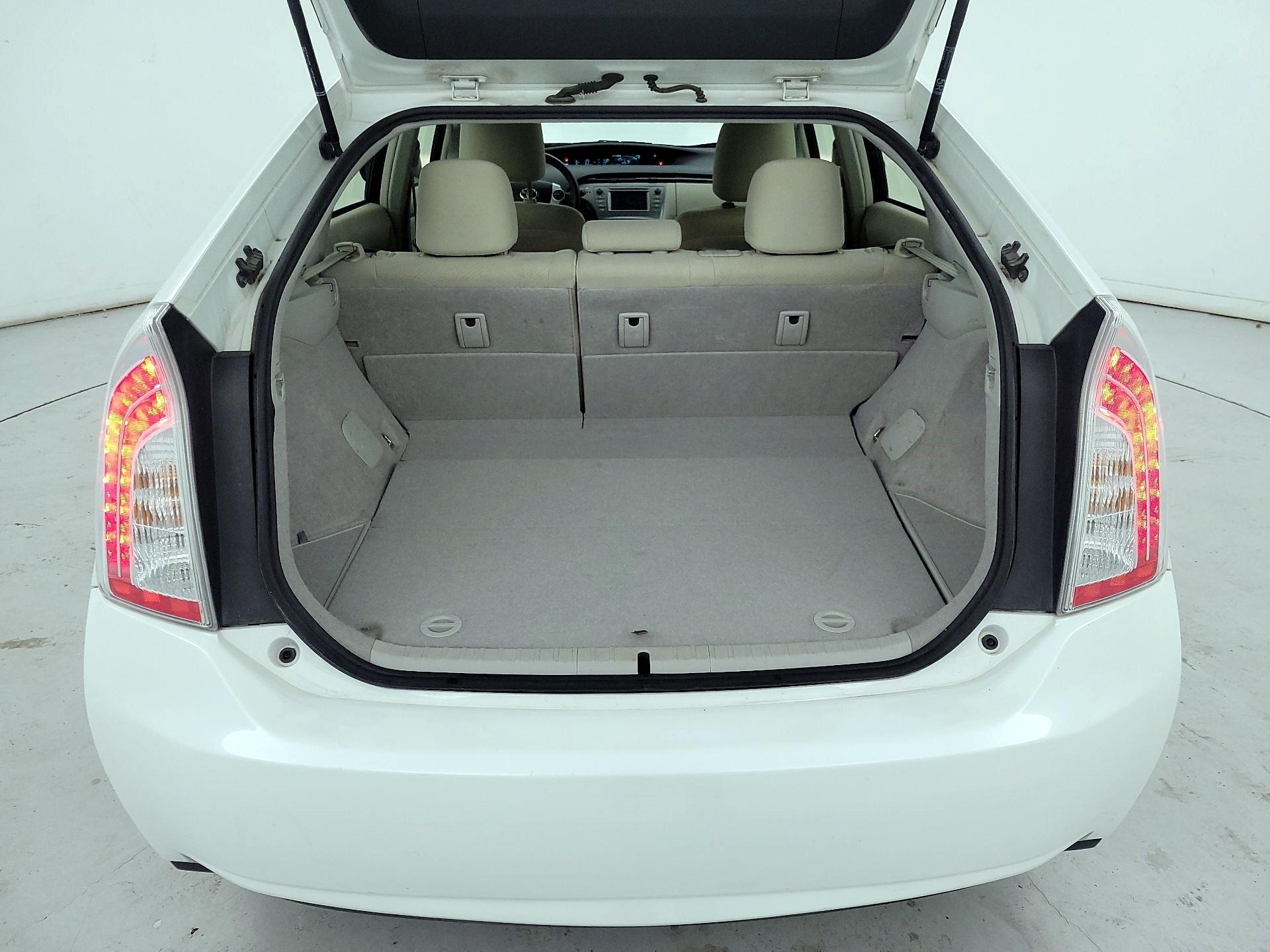 Thumbnail: 2015 Toyota Prius - 20