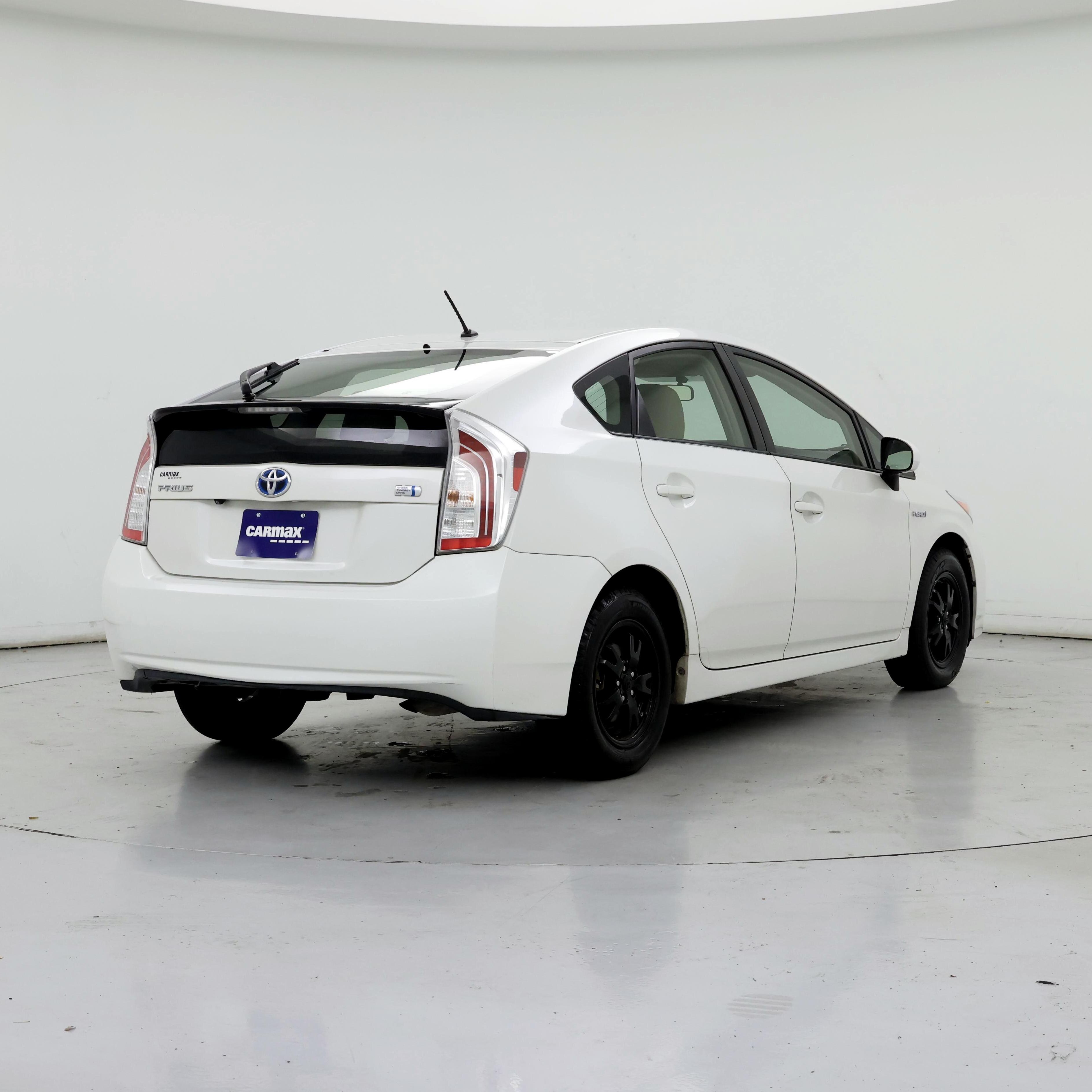 Thumbnail: 2015 Toyota Prius - 8
