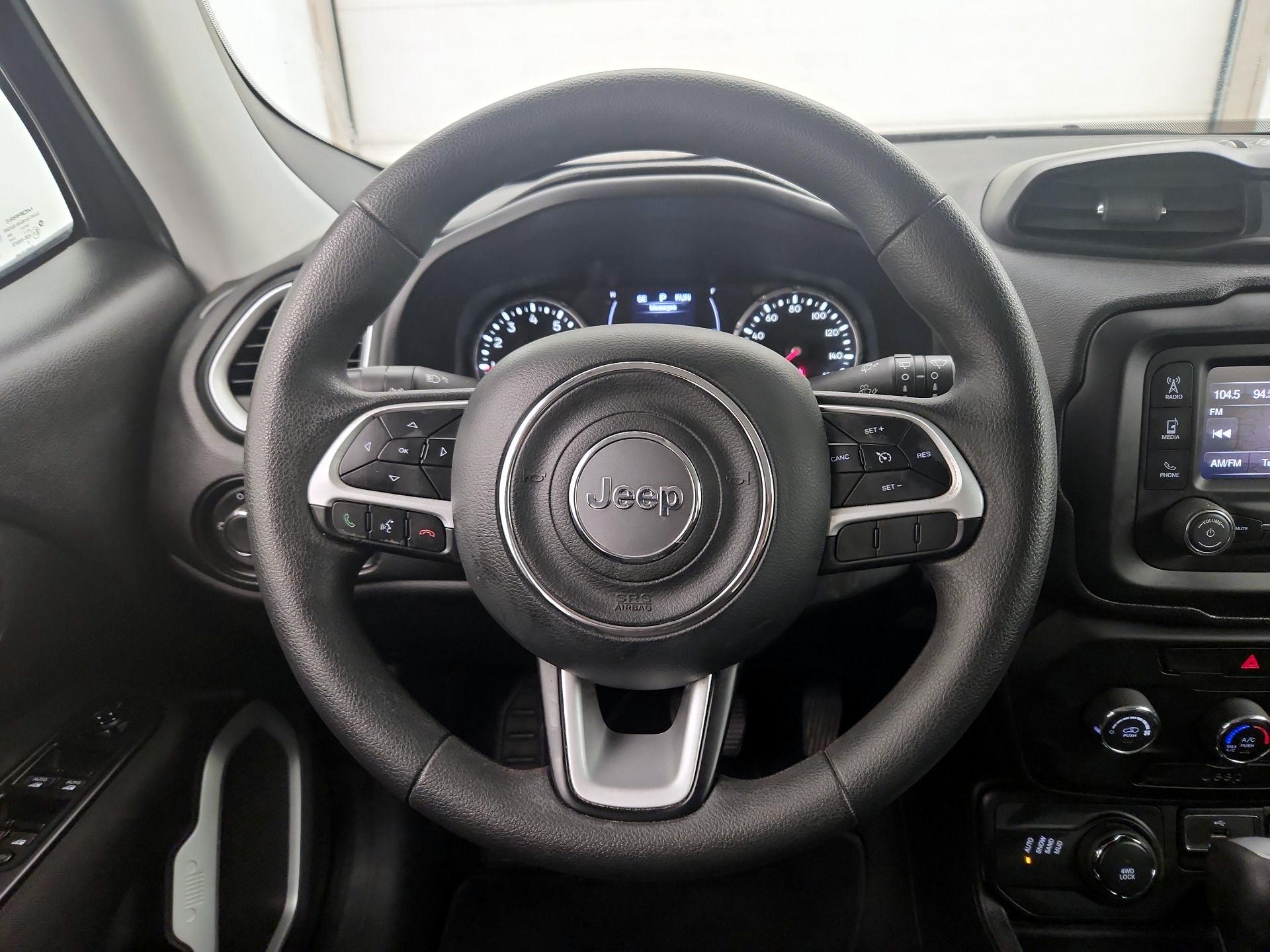Thumbnail: 2018 Jeep Renegade - 10