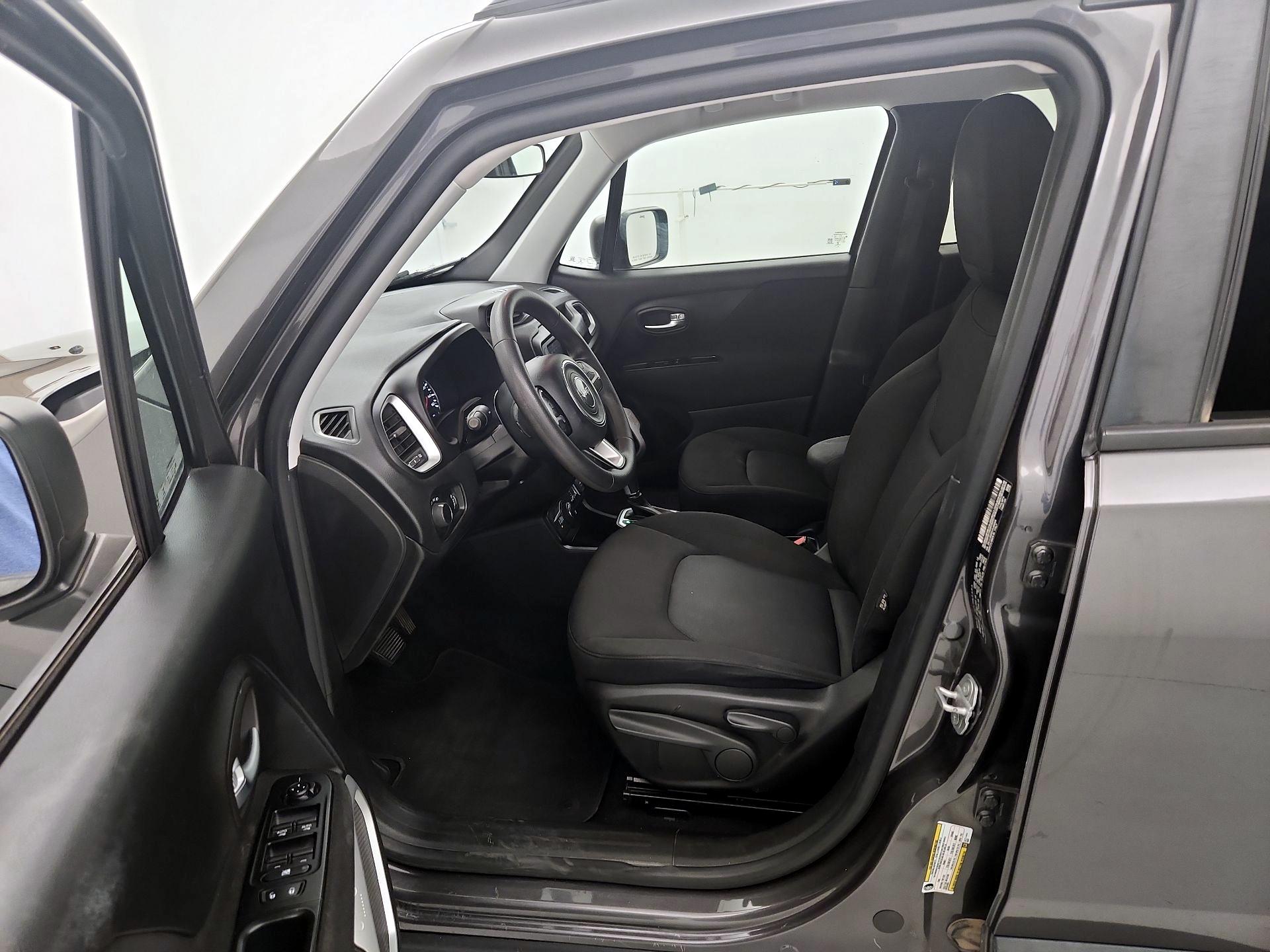 Thumbnail: 2018 Jeep Renegade - 11