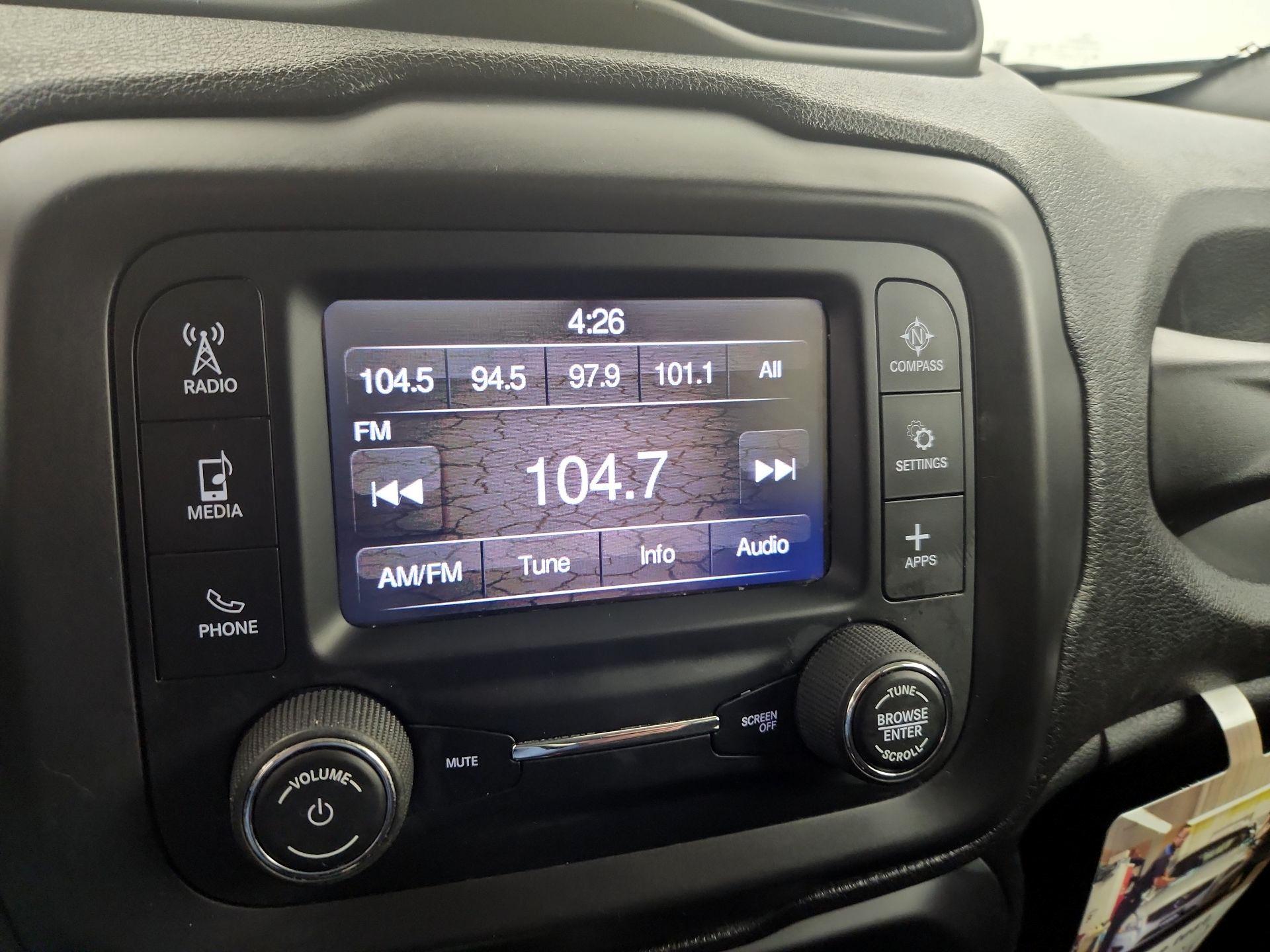 Thumbnail: 2018 Jeep Renegade - 15