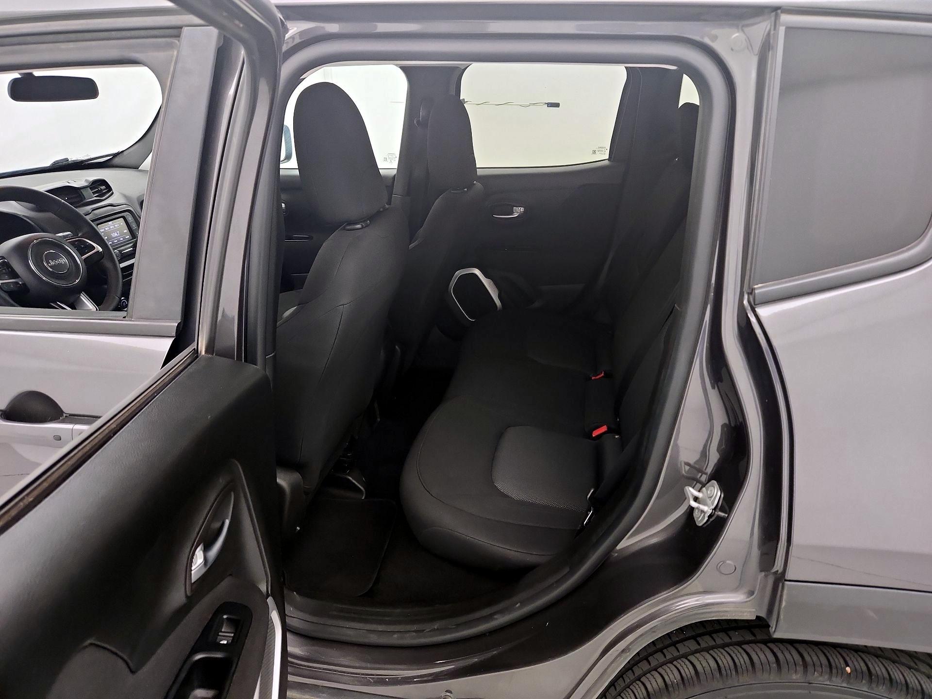 Thumbnail: 2018 Jeep Renegade - 19