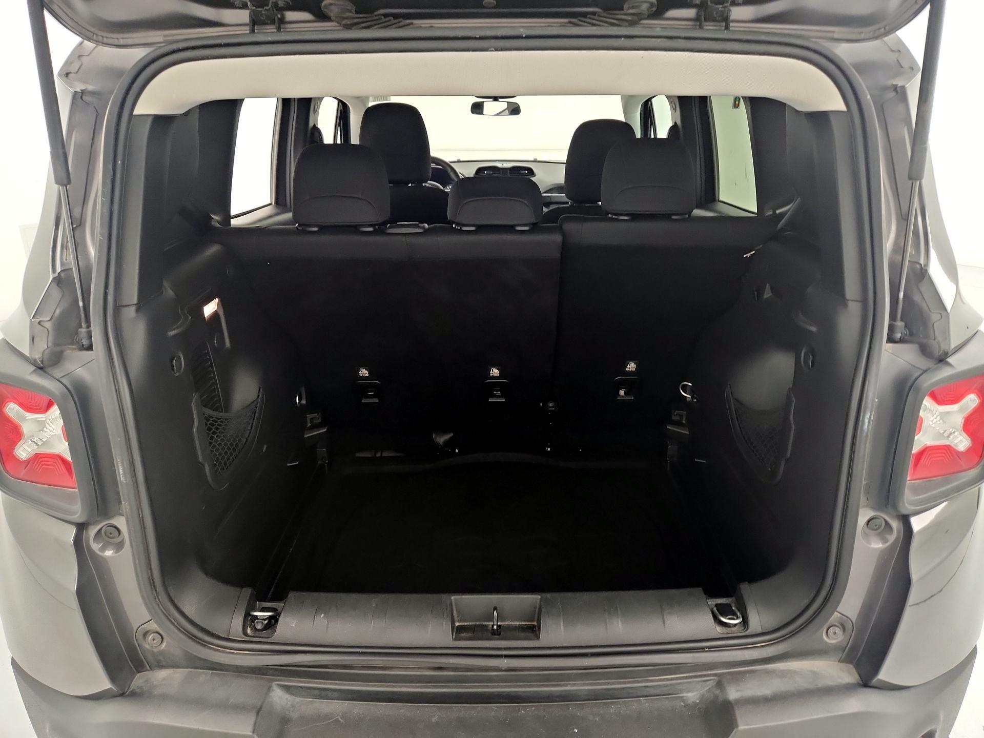 Thumbnail: 2018 Jeep Renegade - 20