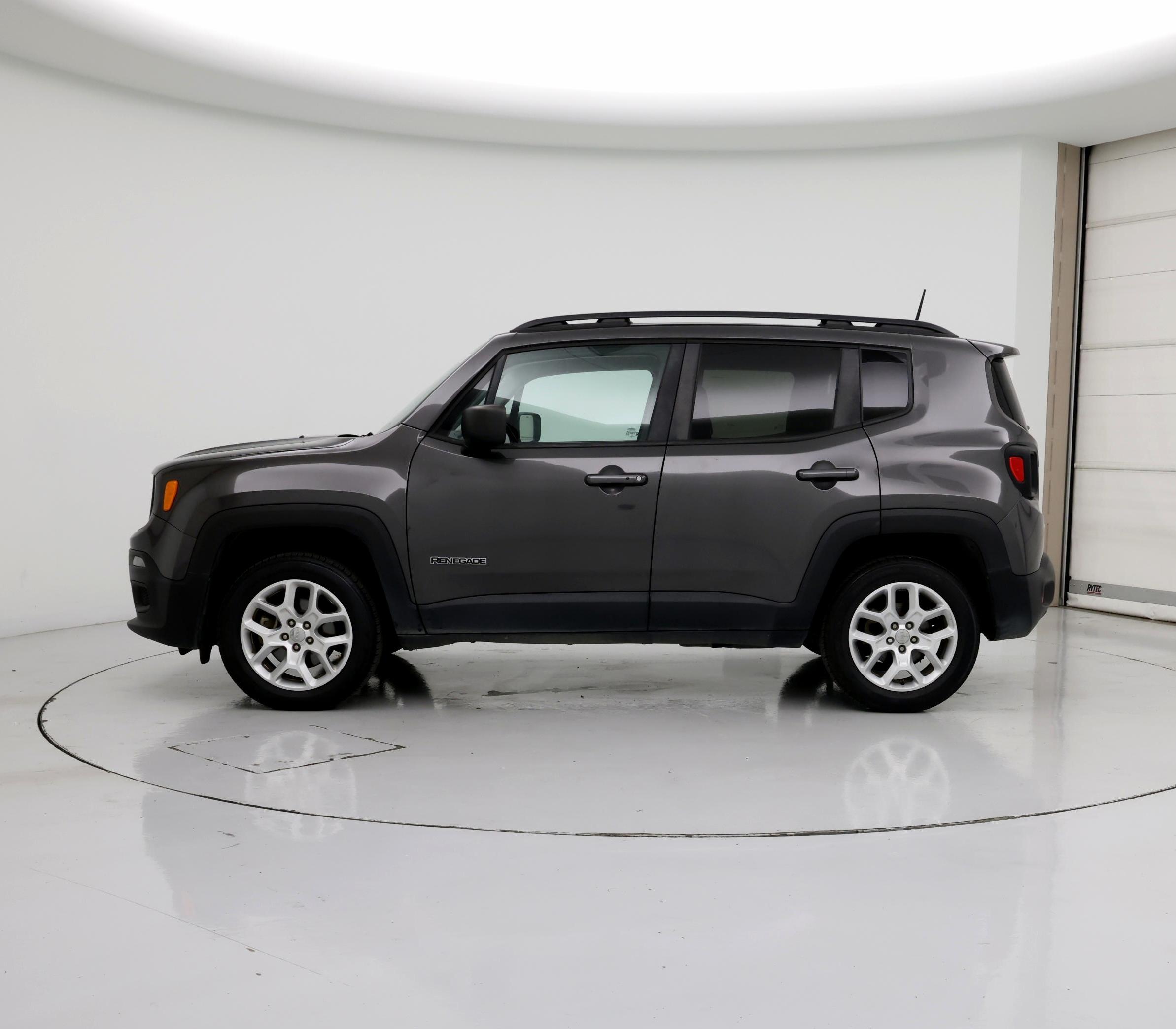 Thumbnail: 2018 Jeep Renegade - 3