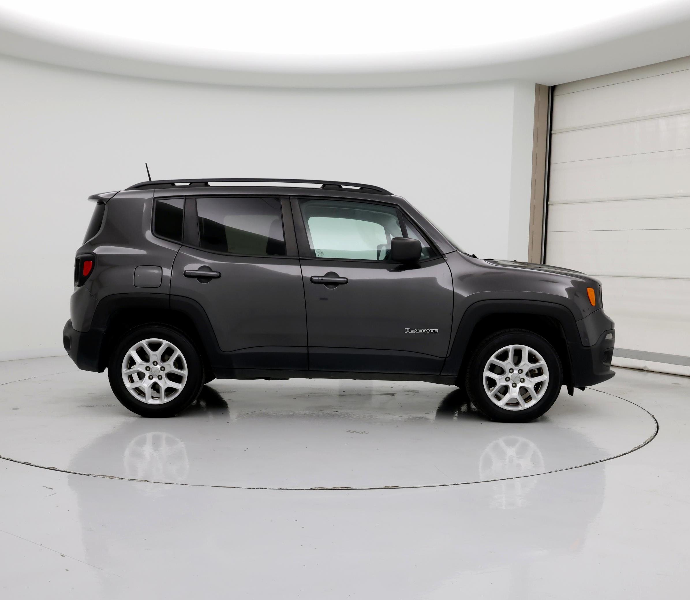 Thumbnail: 2018 Jeep Renegade - 7