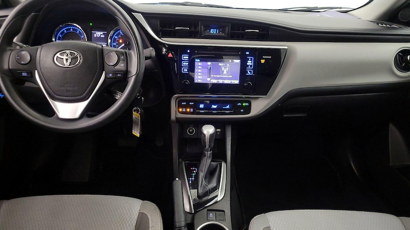 2017 Toyota Corolla LE 9