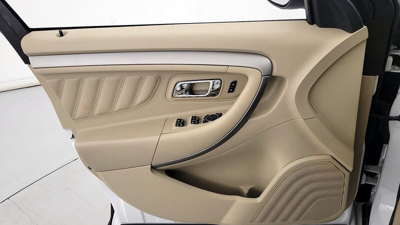 2018 Ford Taurus SEL 12