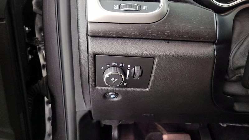 2017 Jeep Grand Cherokee Altitude 13