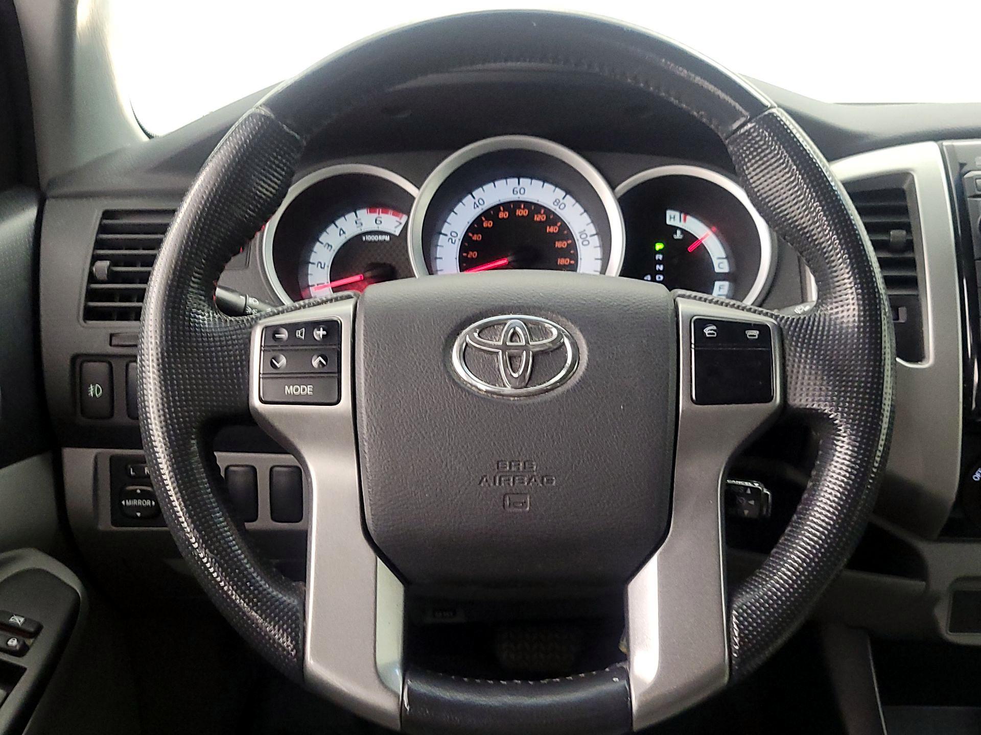 Thumbnail: 2013 Toyota Tacoma - 10