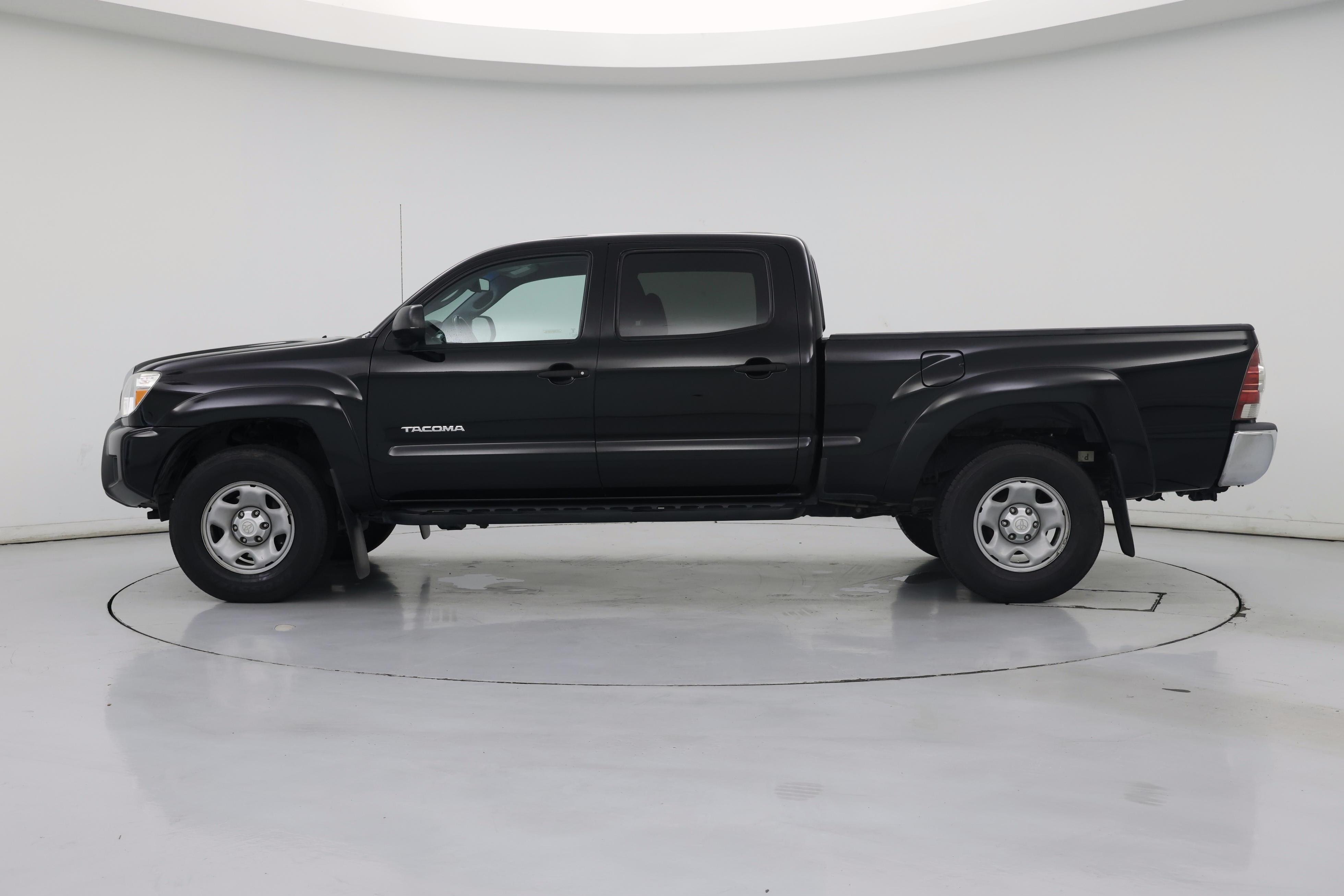 Thumbnail: 2013 Toyota Tacoma - 3