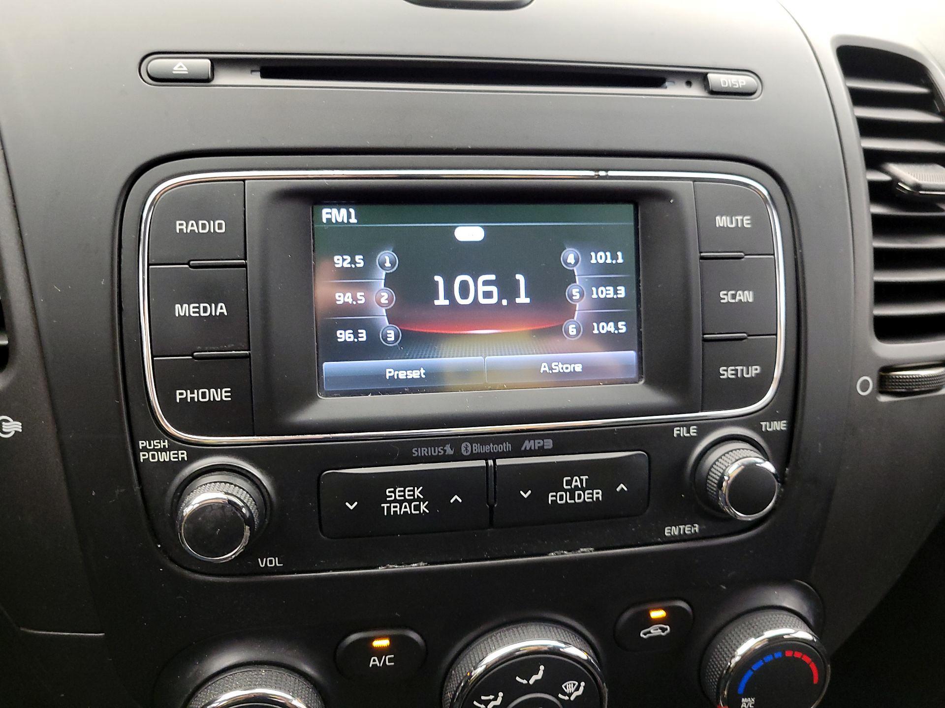 Thumbnail: 2016 Kia Forte - 15