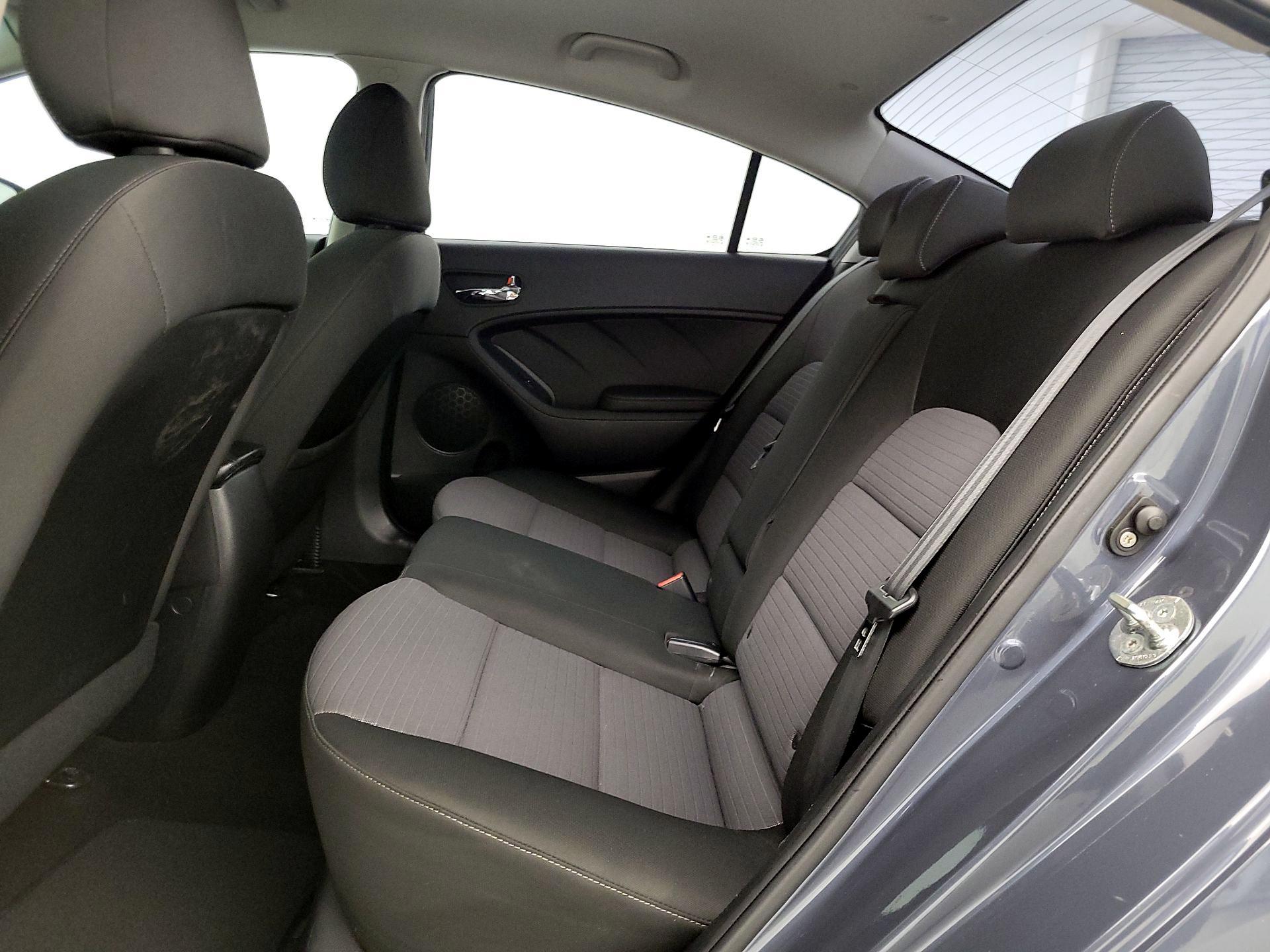 Thumbnail: 2016 Kia Forte - 19