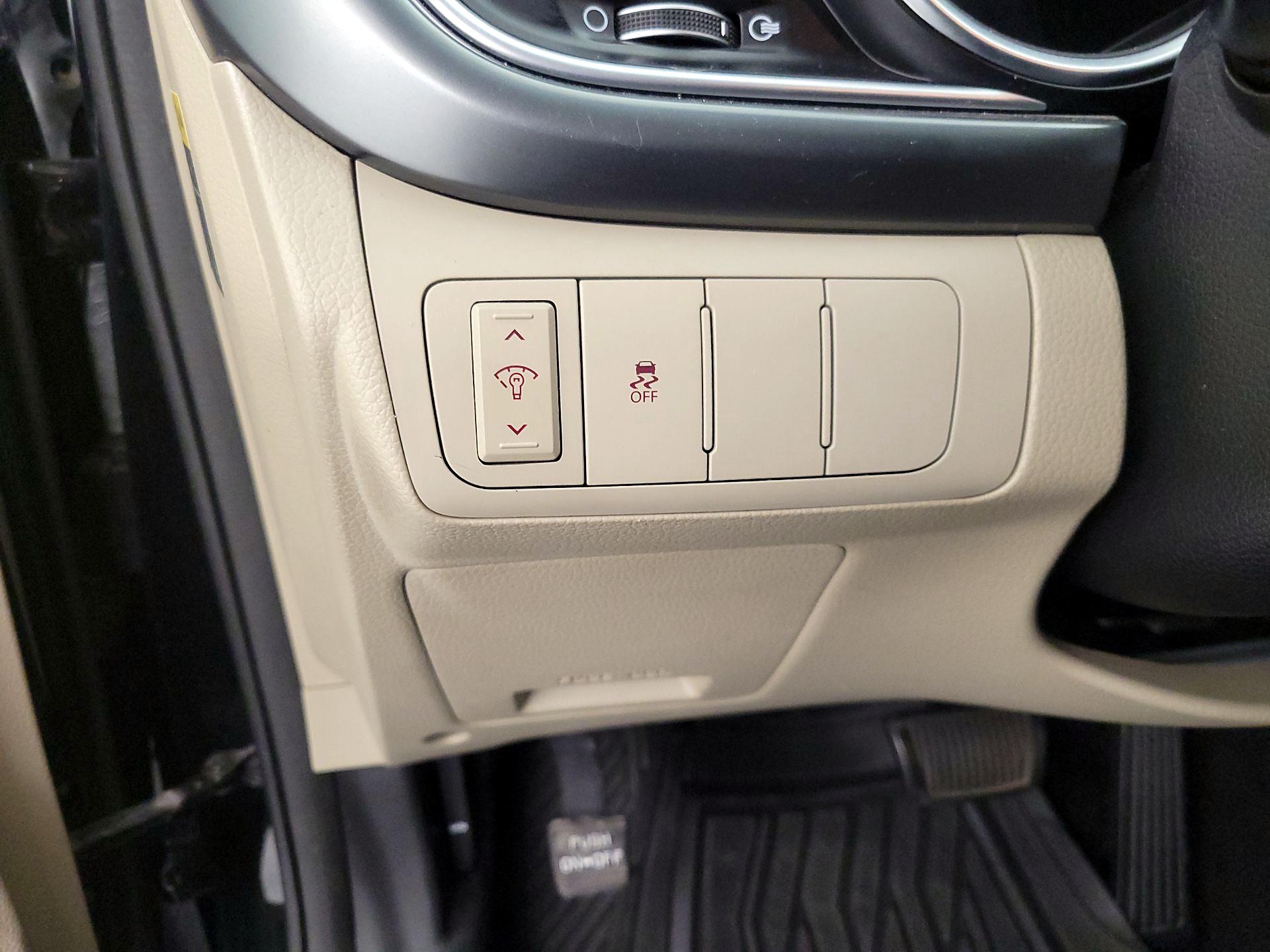 Thumbnail: 2015 Kia Optima - 13