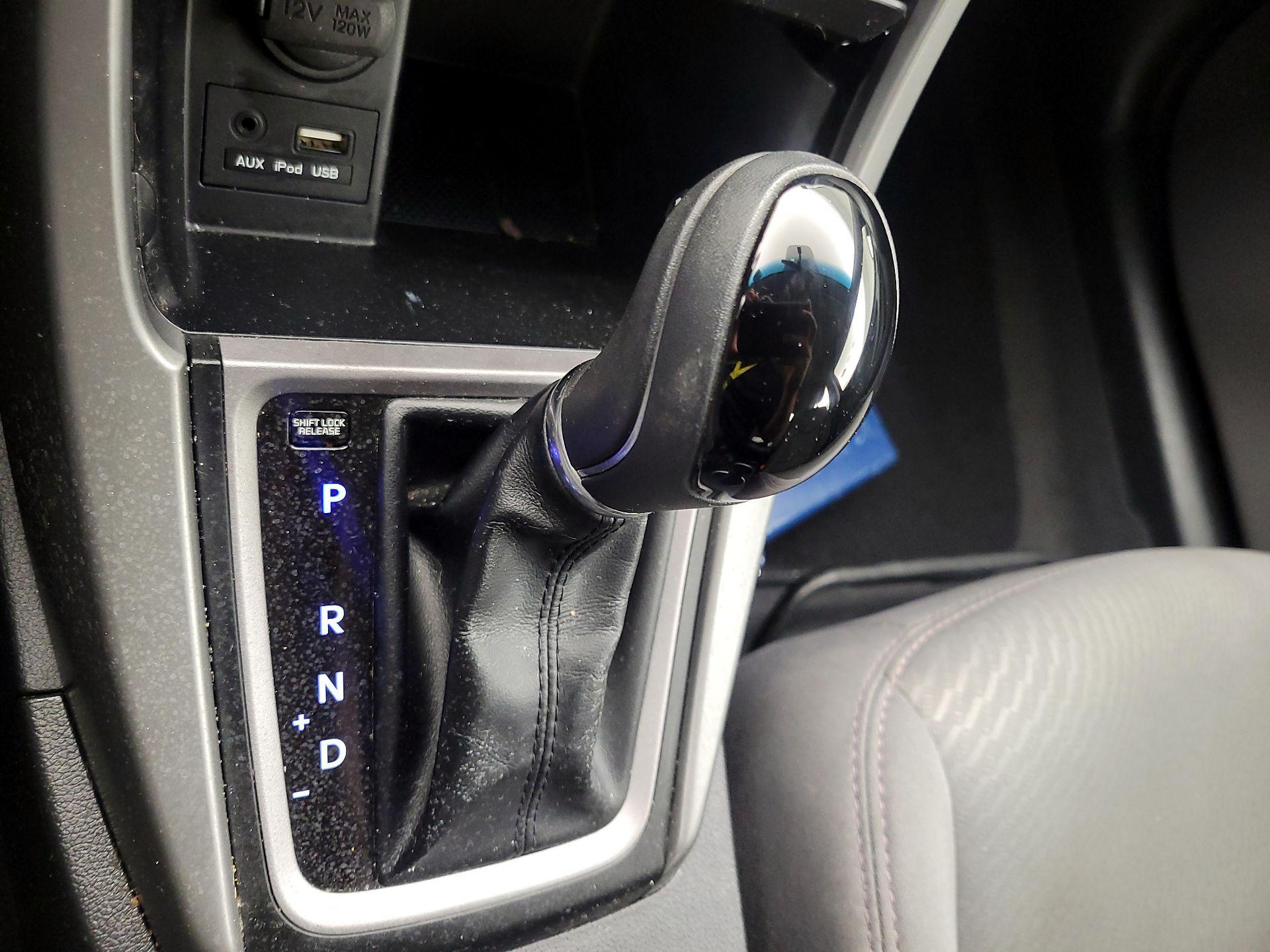 Thumbnail: 2015 Hyundai Elantra - 16