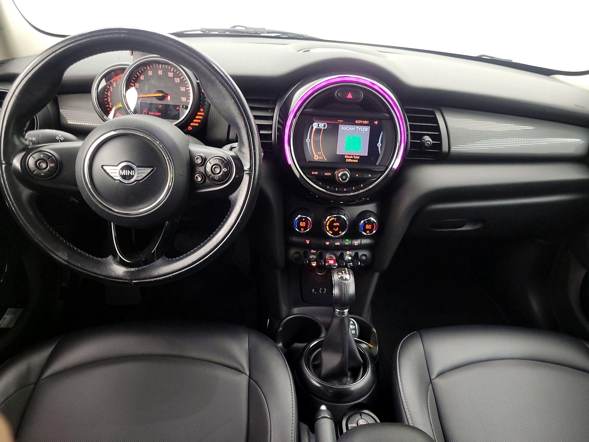 Thumbnail: 2017 MINI Cooper Hardtop - 9