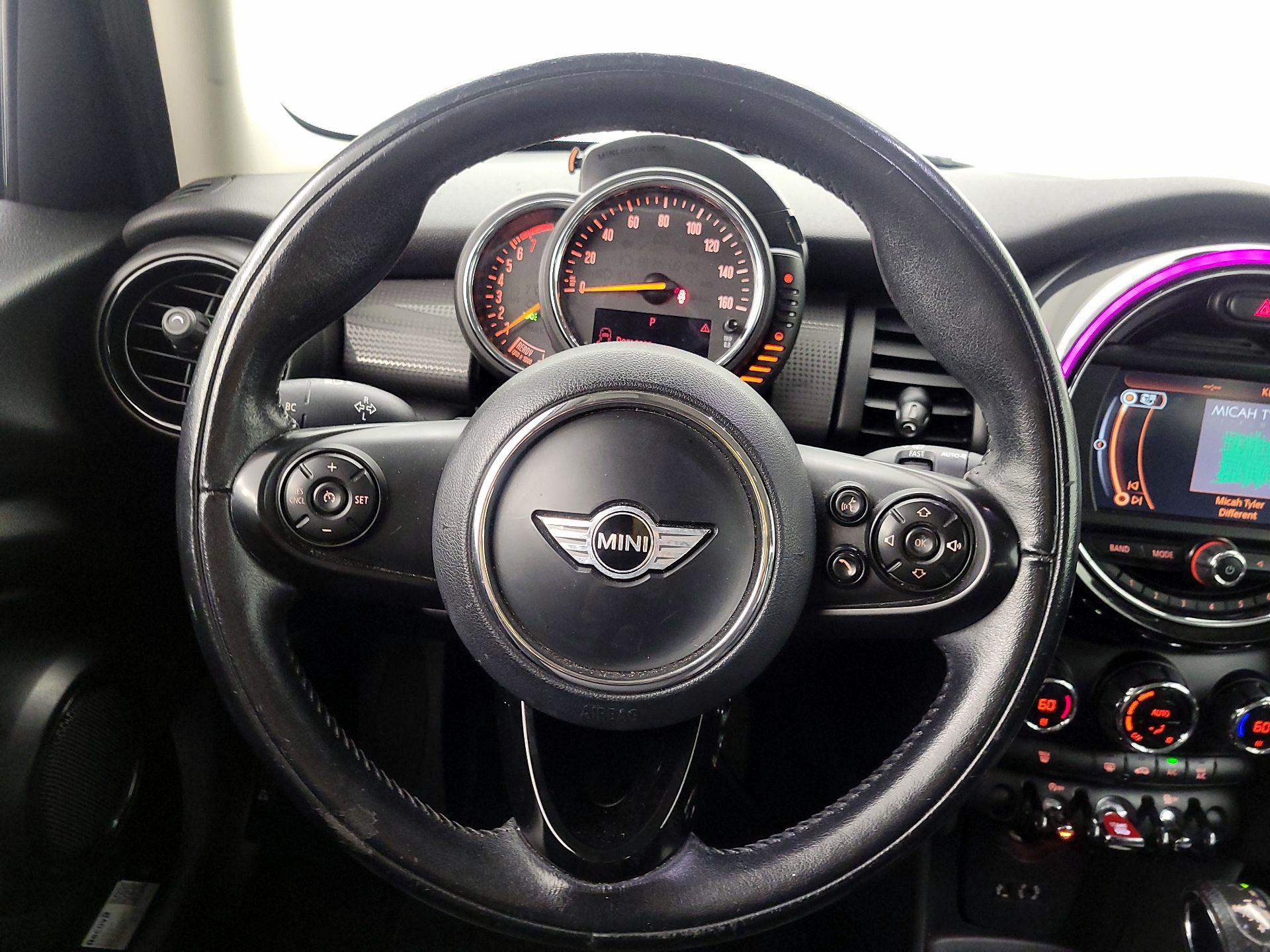 Thumbnail: 2017 MINI Cooper Hardtop - 10