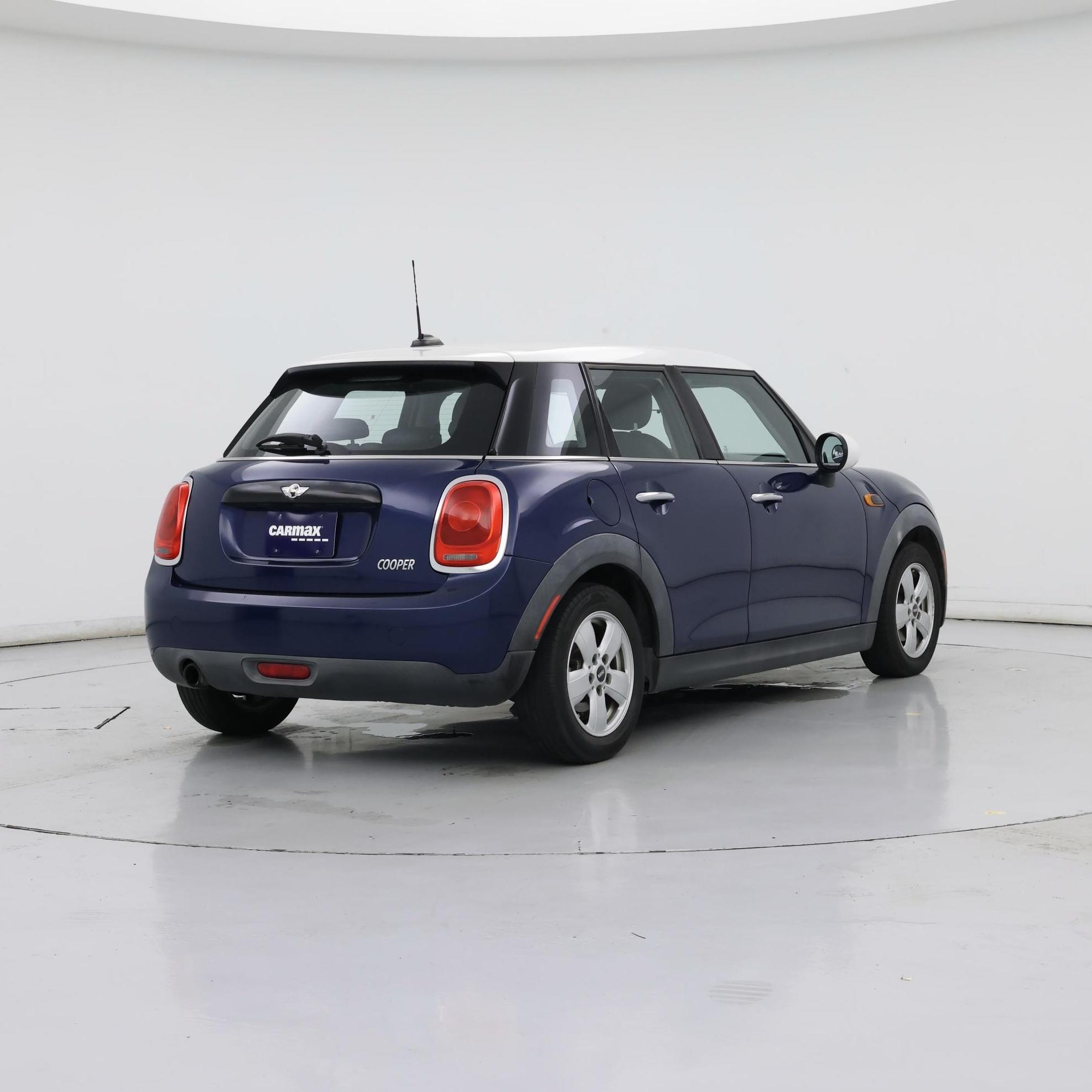 Thumbnail: 2017 MINI Cooper Hardtop - 8
