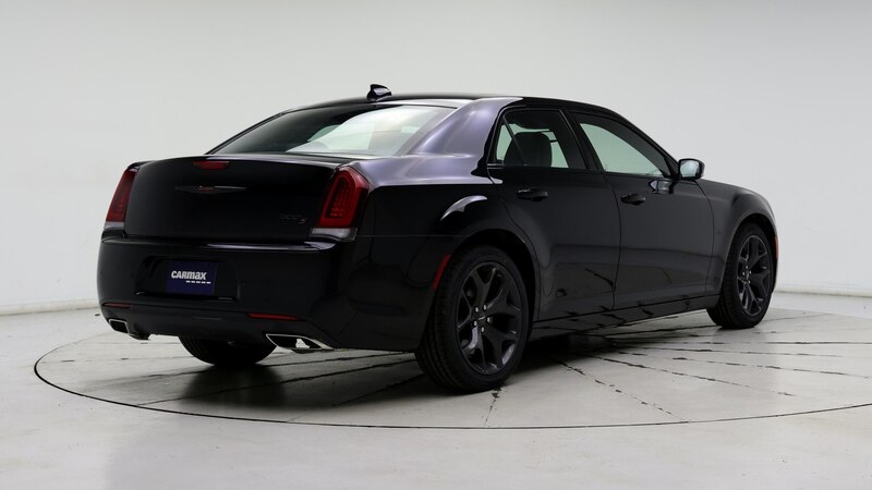 2023 Chrysler 300 S 8