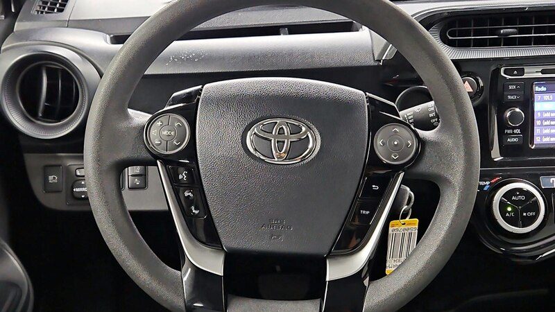 2018 Toyota Prius c Two 10