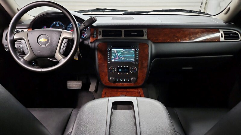 2014 Chevrolet Suburban 1500 LTZ 9