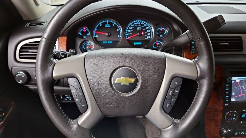 2014 Chevrolet Suburban 1500 LTZ 10