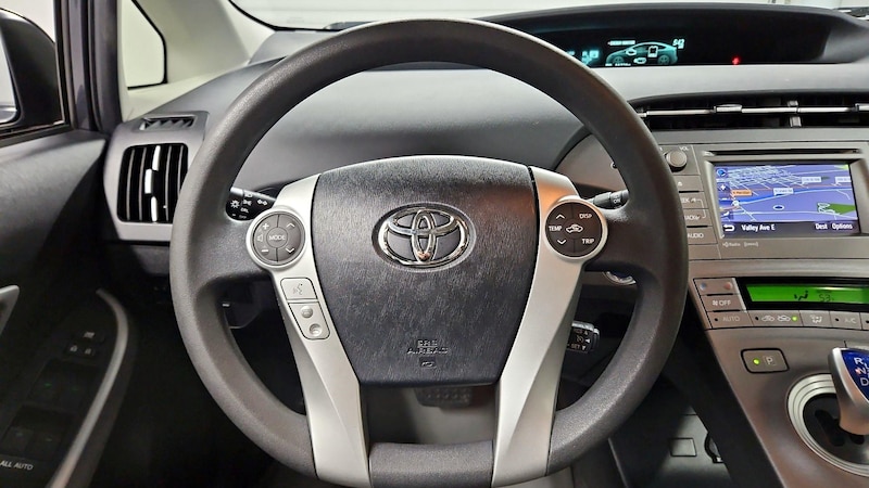 2014 Toyota Prius Three 10