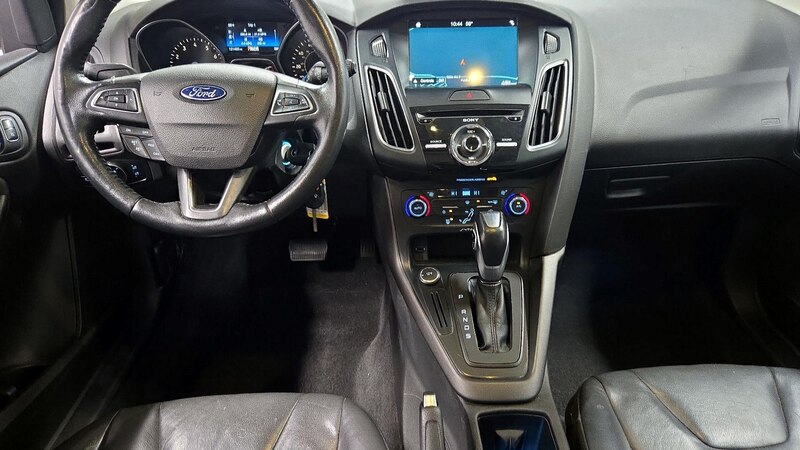 2016 Ford Focus SE 9