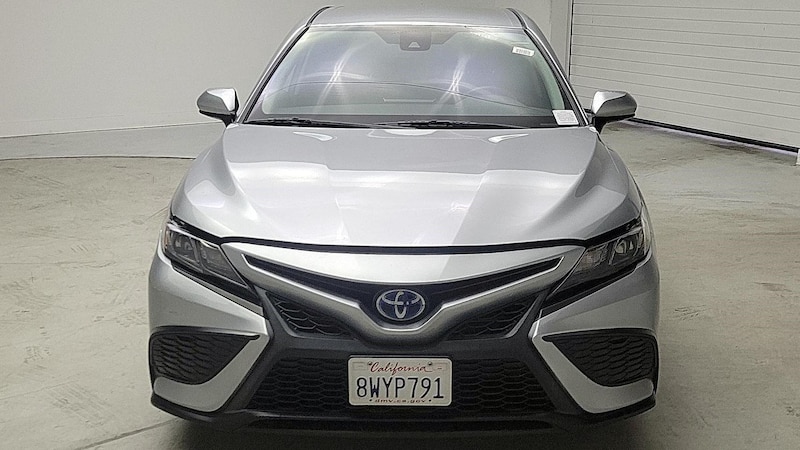 2021 Toyota Camry SE 2