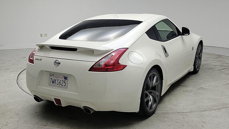 2016 Nissan Z Sport 5